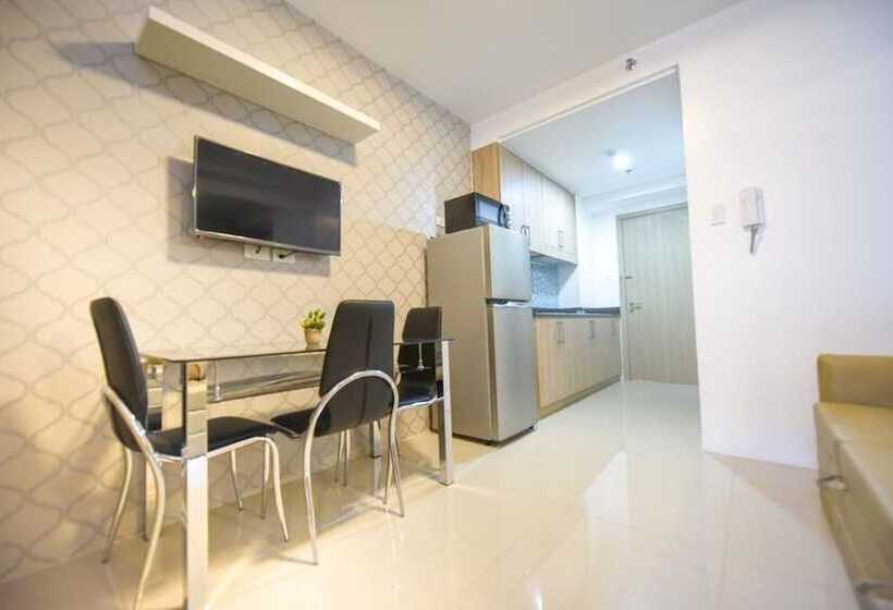 Usp Suites At Shore Residences