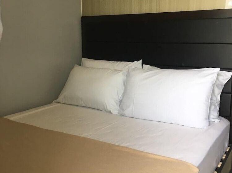 Usp Suites At Shore Residences