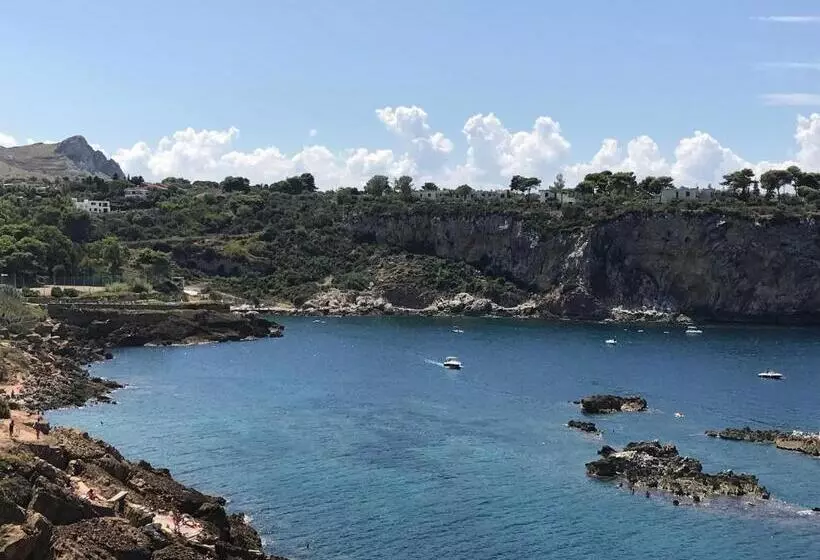 ベッドアンドブレックファースト Le Tre Rose