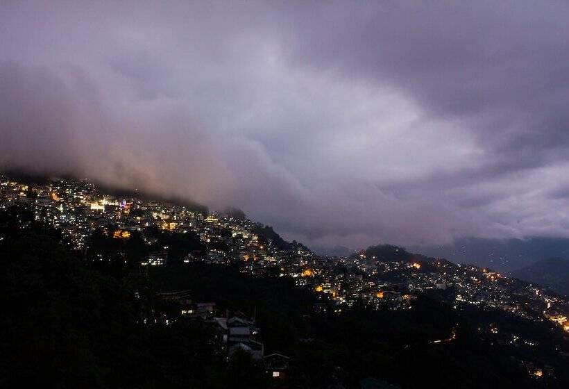 ホテル Jain Group Royal Orchid & Spa