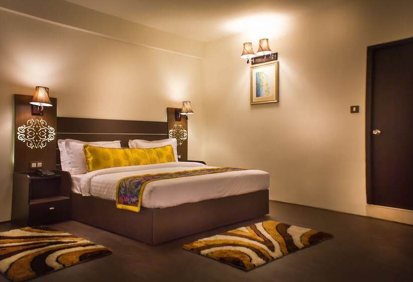 ホテル Jain Group Royal Orchid & Spa