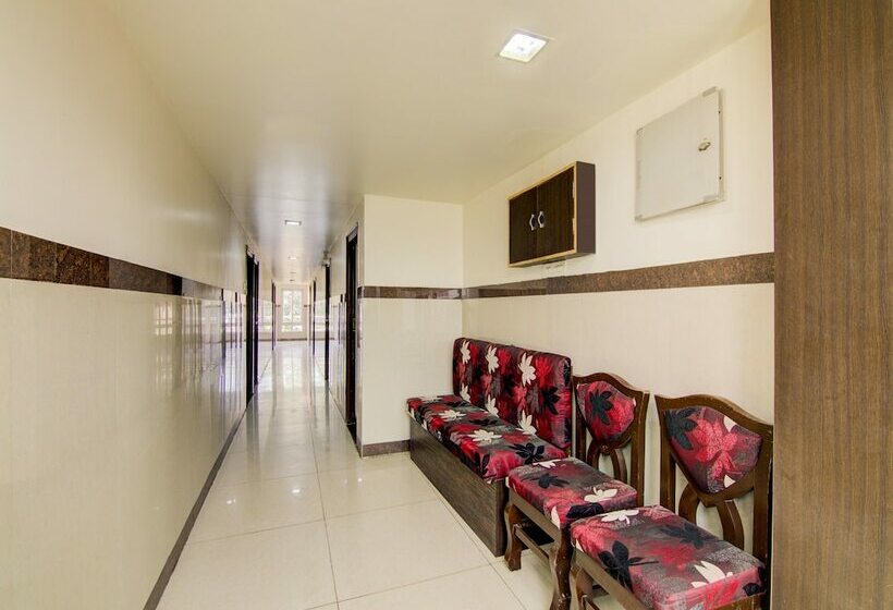 هتل Ruchi By Oyo Rooms