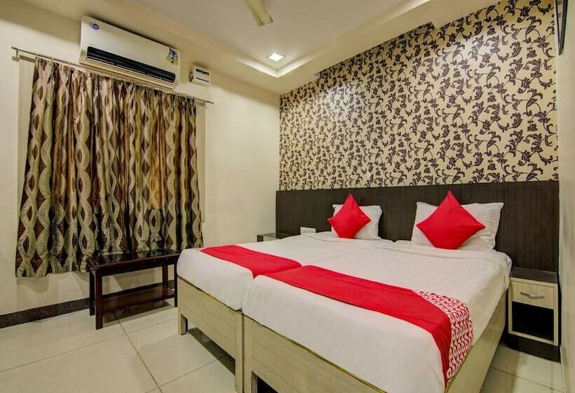 هتل Ruchi By Oyo Rooms