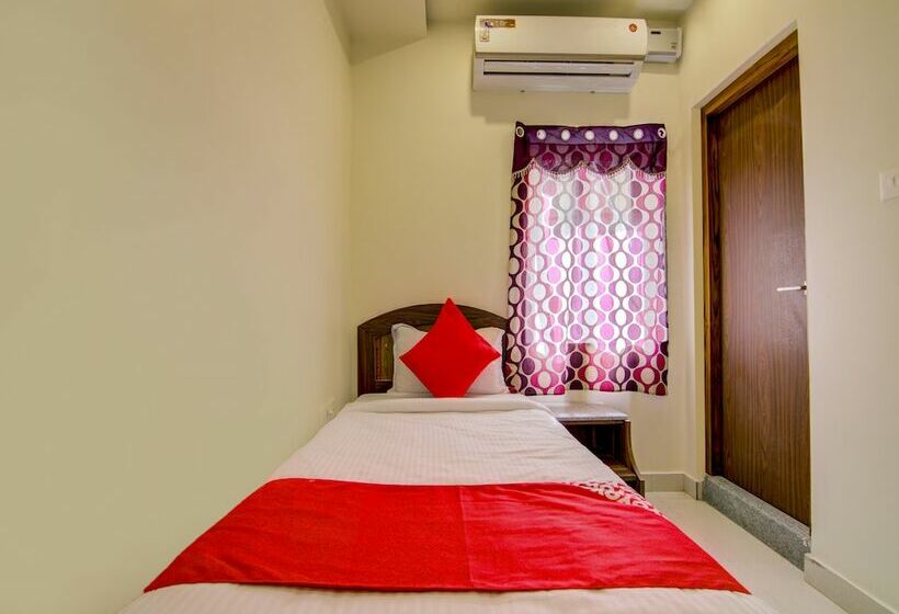 هتل Ruchi By Oyo Rooms
