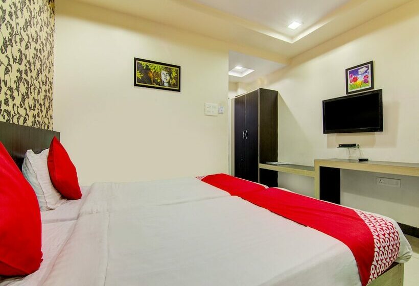 هتل Ruchi By Oyo Rooms