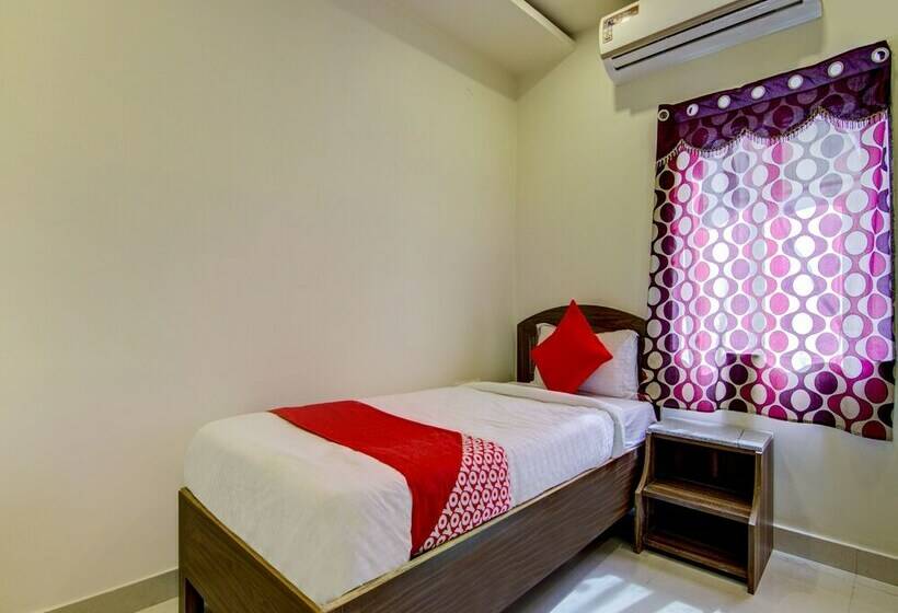 هتل Ruchi By Oyo Rooms