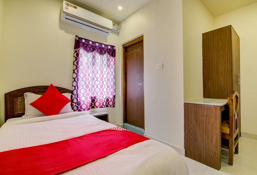 هتل Ruchi By Oyo Rooms