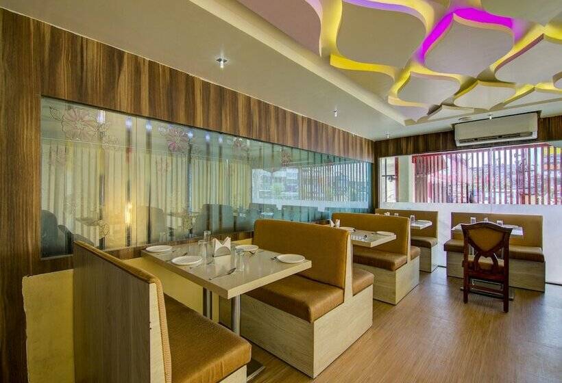 هتل Ruchi By Oyo Rooms