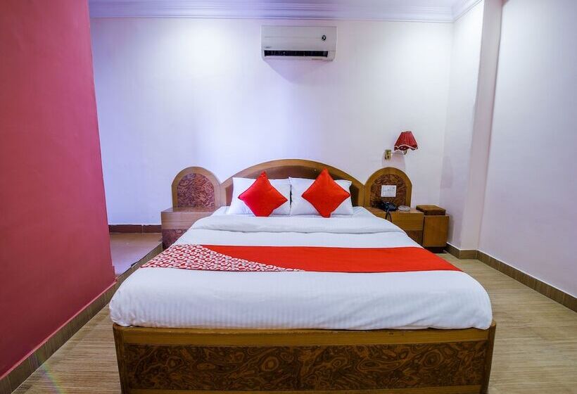 ホテル Shree Celebration By Oyo Rooms