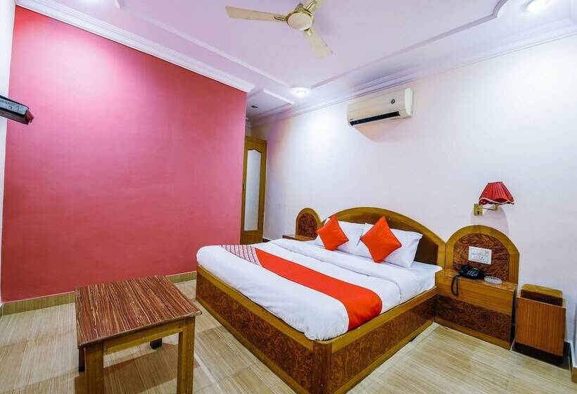 ホテル Shree Celebration By Oyo Rooms