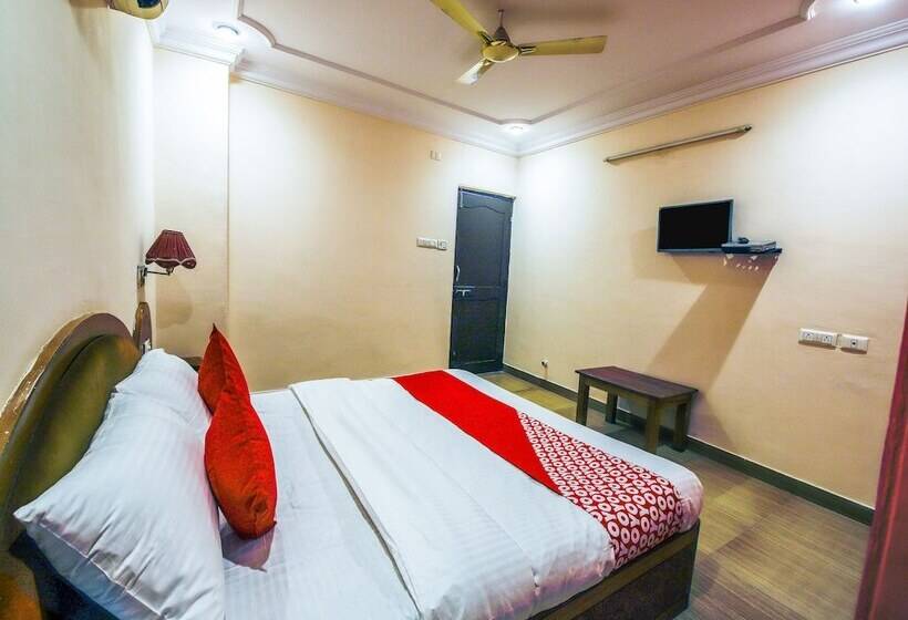 ホテル Shree Celebration By Oyo Rooms