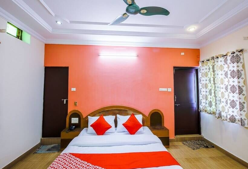 ホテル Shree Celebration By Oyo Rooms