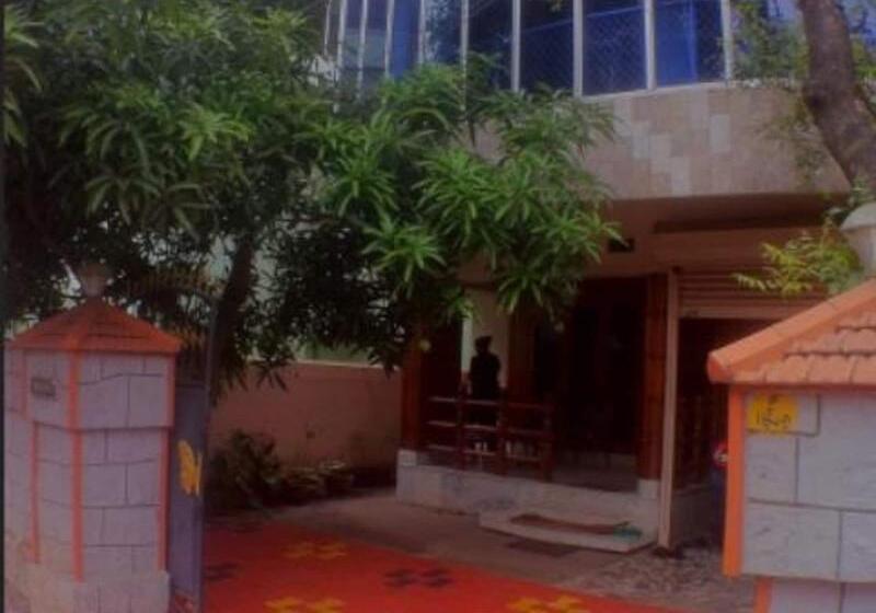 هتل Somasree Homestay