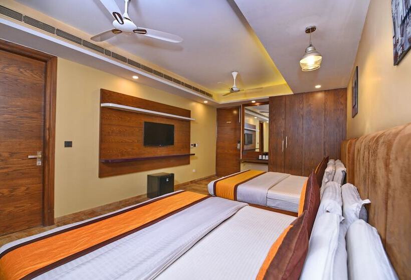 Staybook Hotel Nitya Maharani Free Airport Pickup