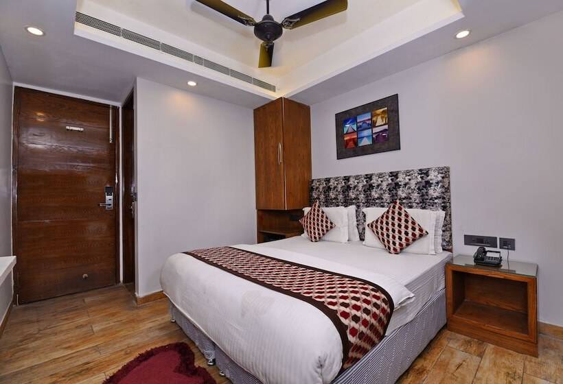 Staybook Hotel Nitya Maharani Free Airport Pickup