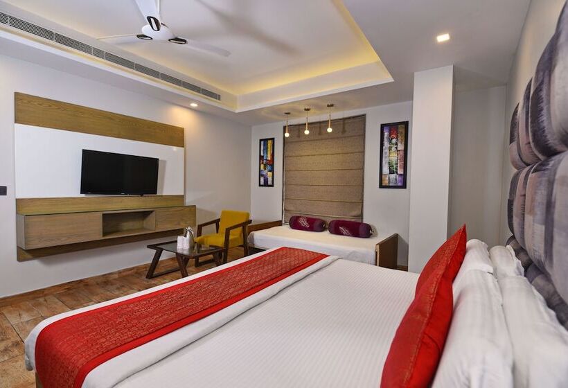 Staybook Hotel Nitya Maharani Free Airport Pickup