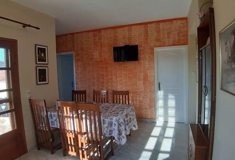 Vangel House