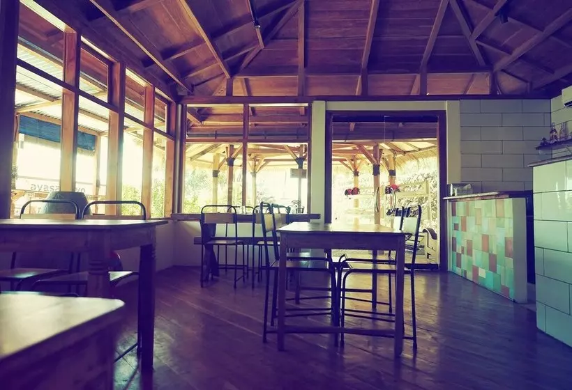 هاستل The Palm Komodo