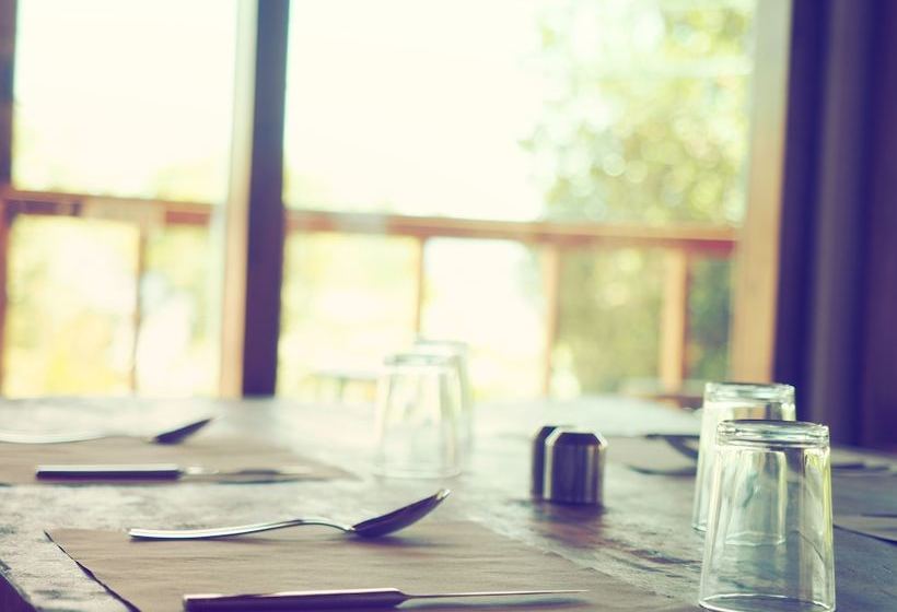 Общежитие The Palm Komodo