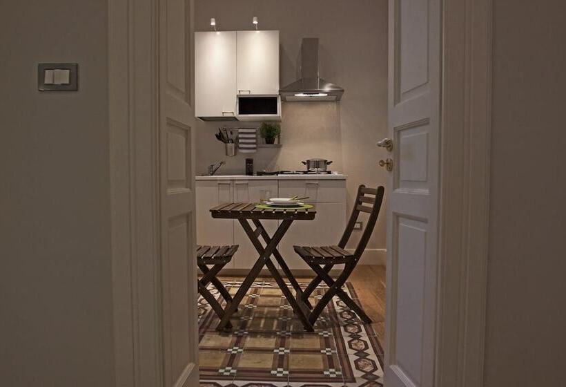 تختخواب و صبحانه Palazzo 900