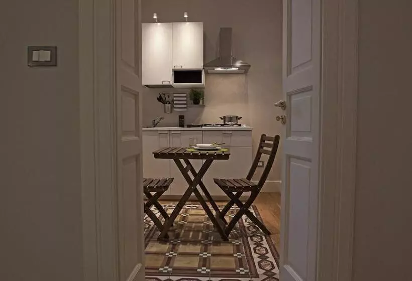 تختخواب و صبحانه Palazzo 900