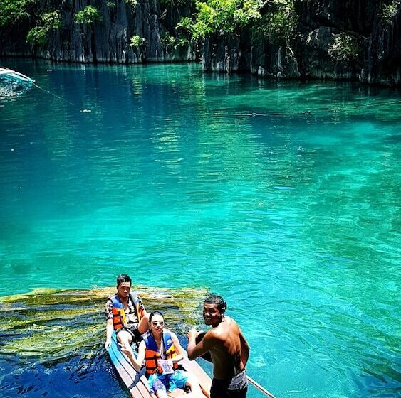 هتل Jim's Castle Inn