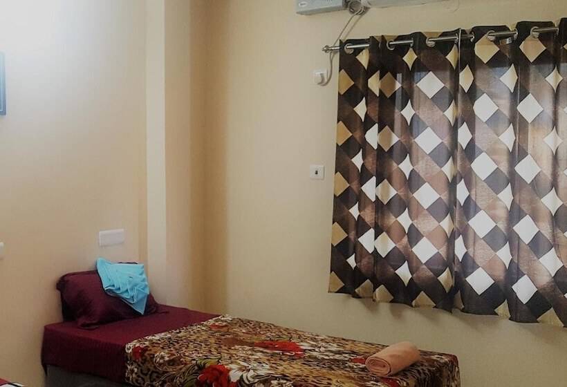 Hotel Krish Rooms And Stay