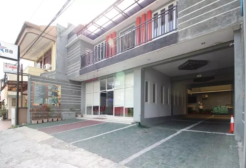 هتل Reddoorz Near Stpn Jogja