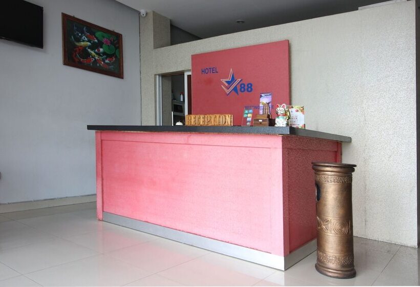 Отель Reddoorz Near Stpn Jogja