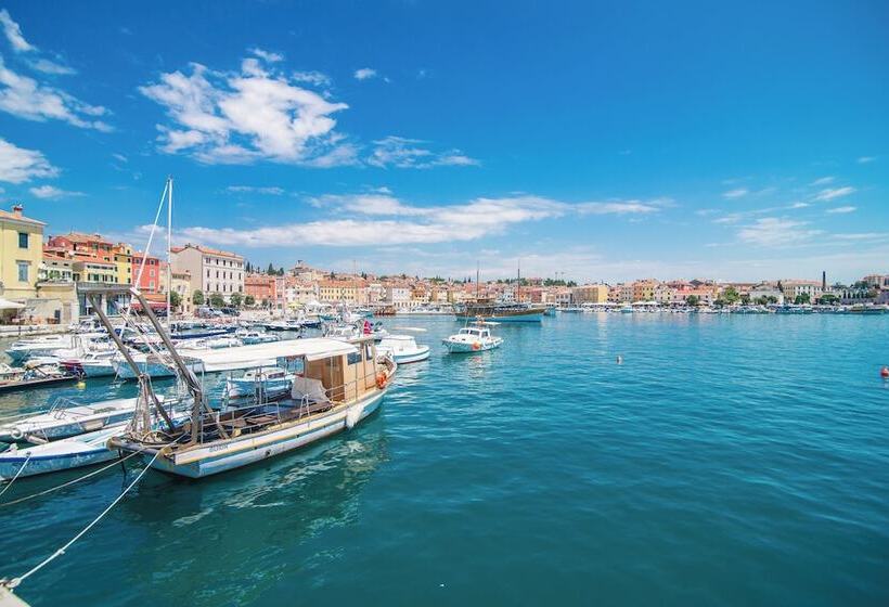 בית מלון כפרי The Melegran