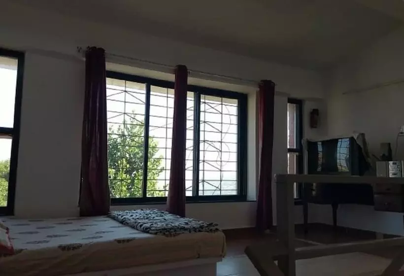 ホテル Walnut Villa