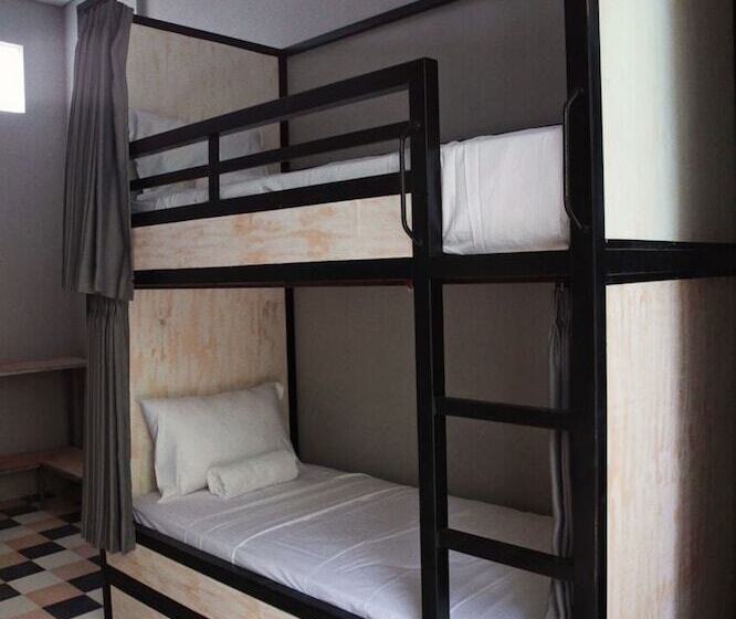 Mojosurf Camp Canggu Hostel