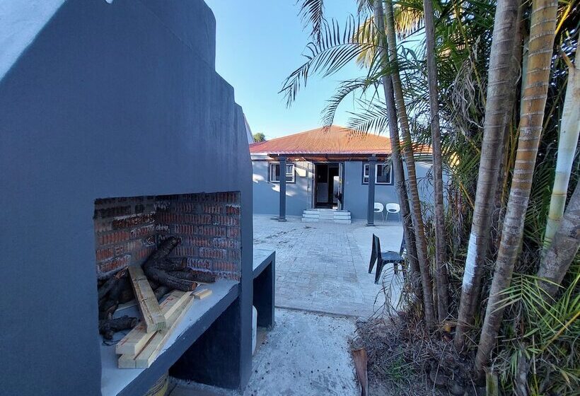 פנסיון Freedom Media Guest House