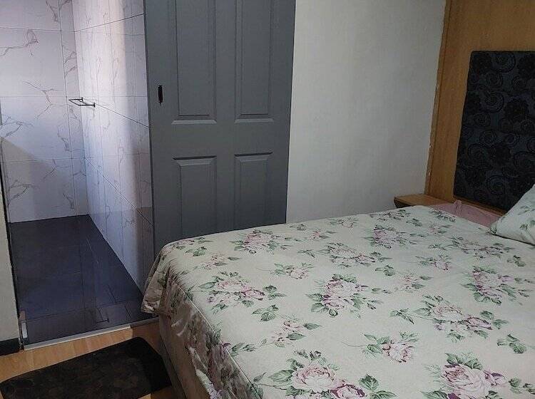 פנסיון Freedom Media Guest House