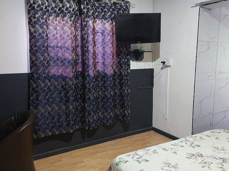 פנסיון Freedom Media Guest House