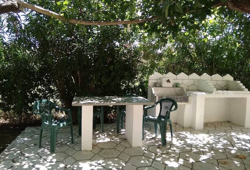 Sarantakis Apartments