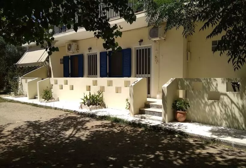 Sarantakis Apartments