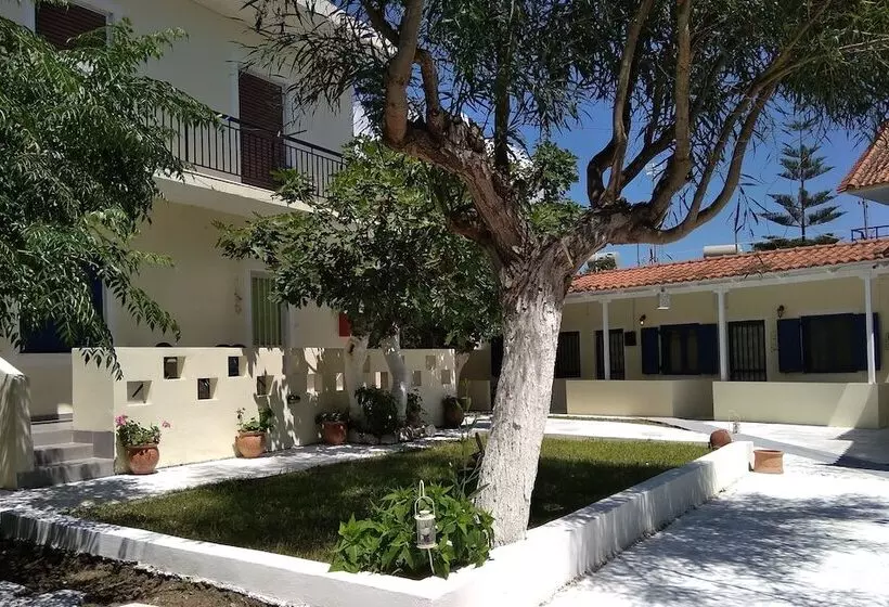 Sarantakis Apartments