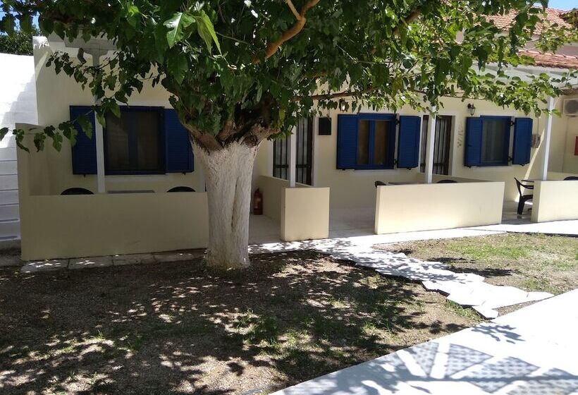 Sarantakis Apartments