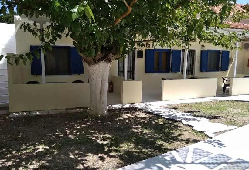 Sarantakis Apartments