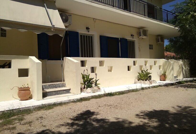 Sarantakis Apartments