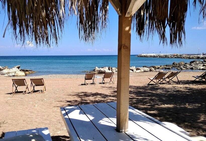 Sarantakis Apartments