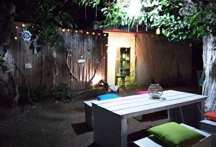 Sarantakis Apartments