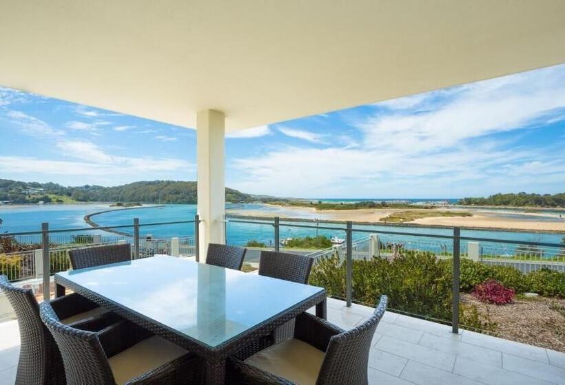 Southbound Escape At The Wharf