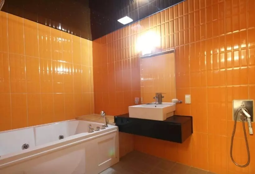 Beauty Motel