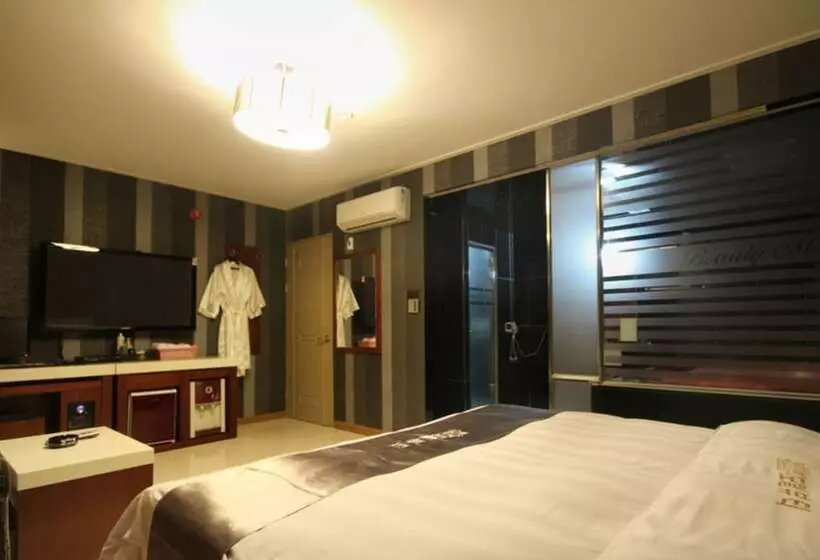 Beauty Motel