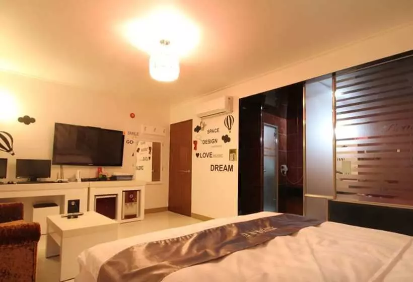 Beauty Motel