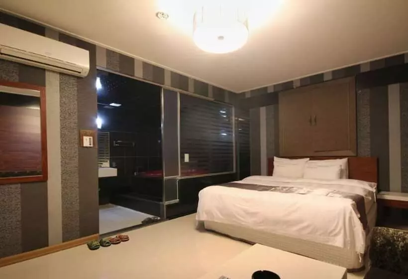 Beauty Motel