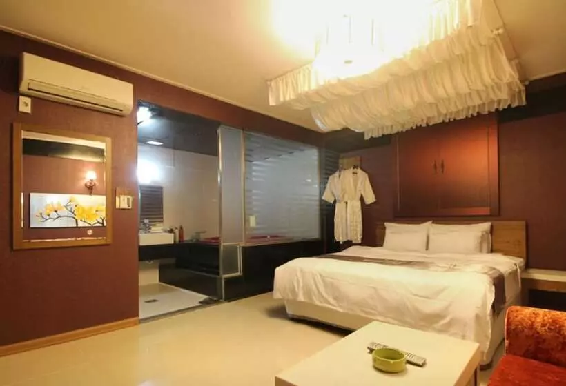 Beauty Motel