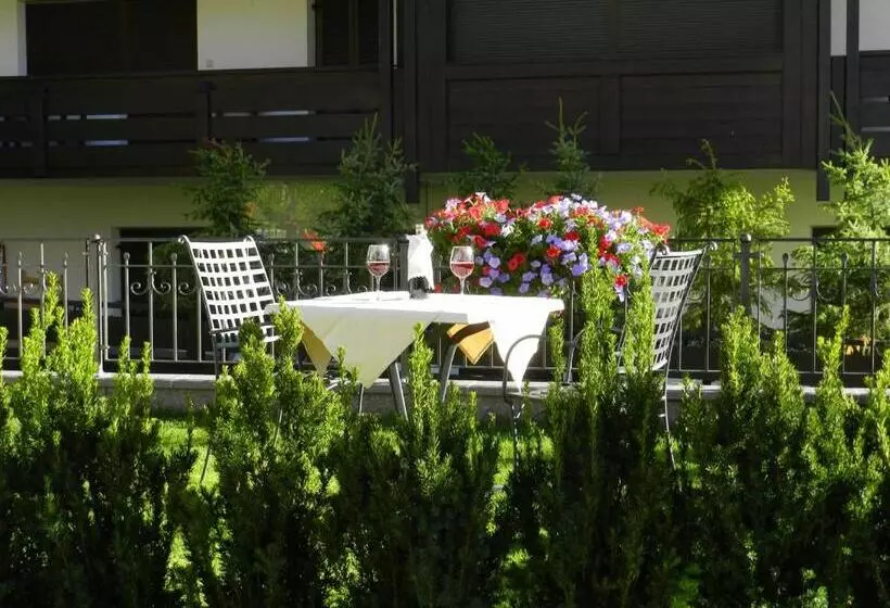 Garni Hotel Mezdi